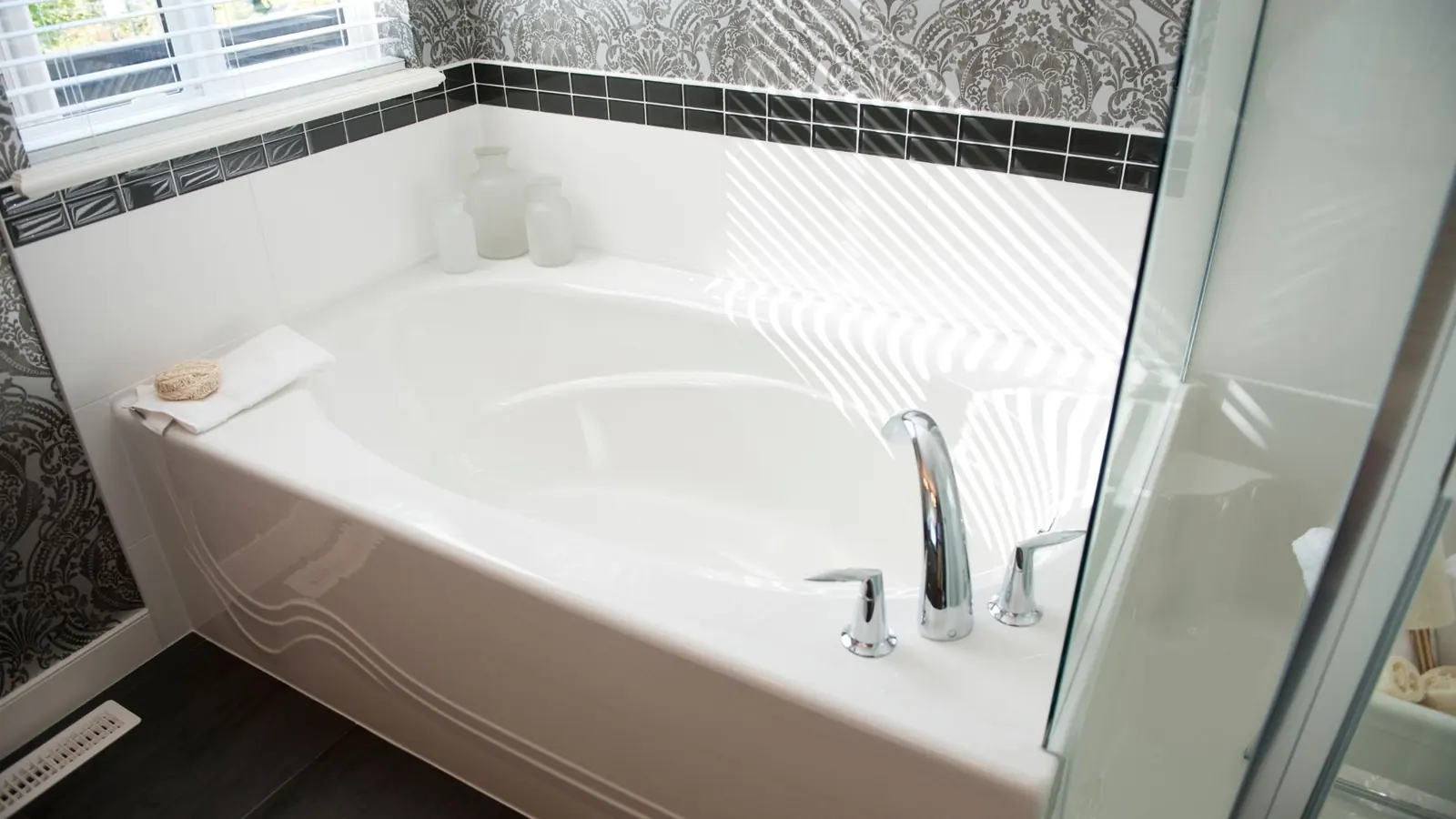 Bathtub reglazing in Los Angeles CA by LA Painting