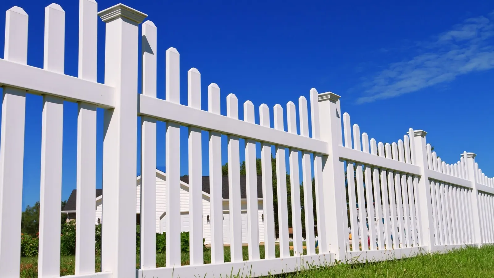 Fence painting in Los Angeles CA white fence